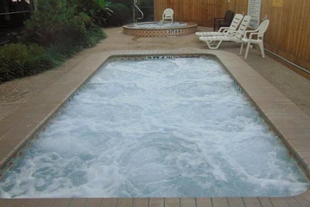 Sea-Renity Heated Pools Steps To The Beach Γκάλβεστον Εξωτερικό φωτογραφία